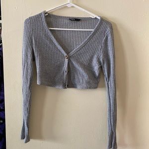 ribbed crop top, 3 buttons, never worn, long sleeve